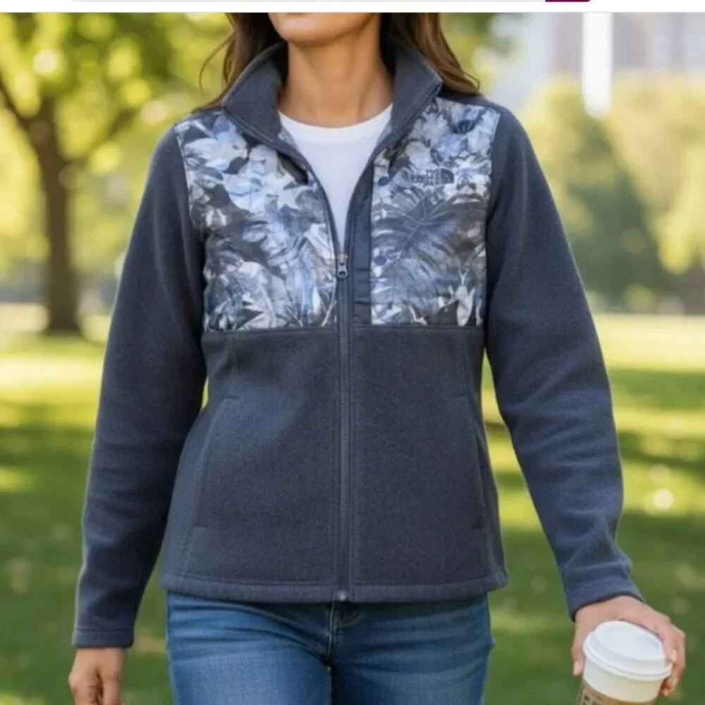 The North Face 200 Tundra Denali fleece jacket in Blue floral camo Size M - Picture 2 of 12
